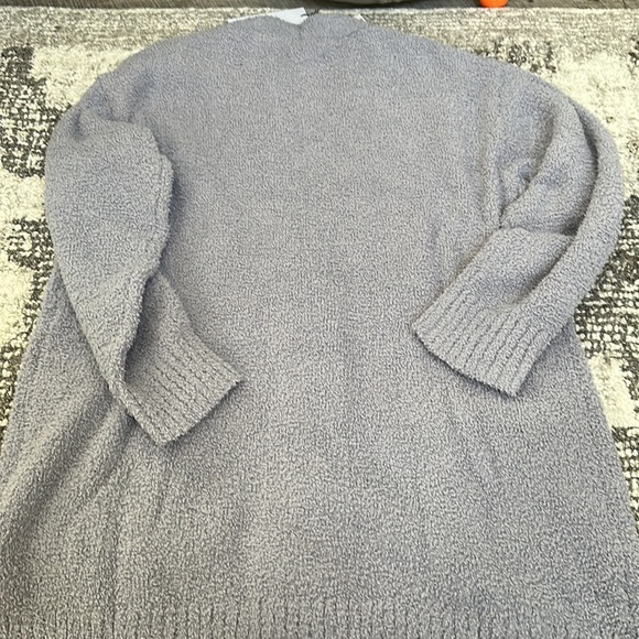 UGG JOSELYN CARDIGAN ~NWT~ size medium - Picture 5 of 5